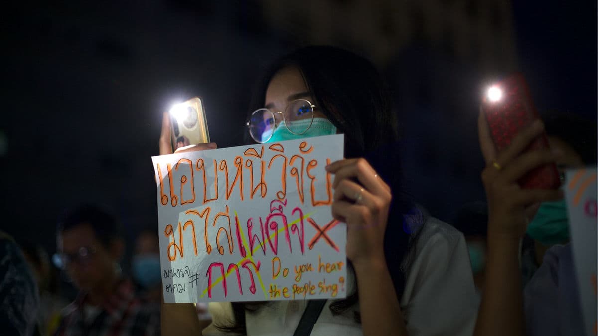 #ดอกจานบานที่อุดร #ราชภัฏอยากงัดกับสลิ่ม #อภิปรายไม่ใว้วางใจรัฐบาล