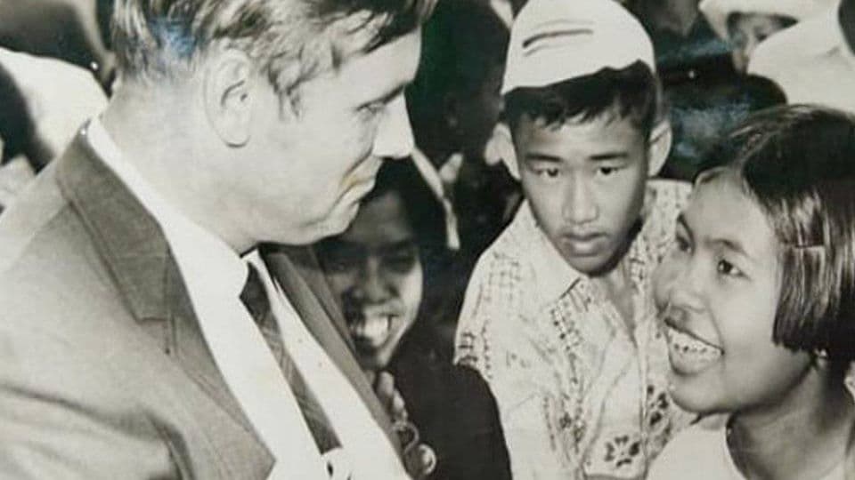 50 ปีที่แล้ว 'นีล อาร์มสตรอง'เดินทางมาสุรินทร์
หลังได้รับจดหมายเล็กๆของเด็กๆ ถึงผู้พิชิตดวงจันทร์